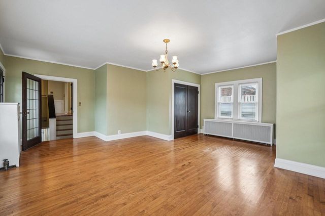 3424 N Summit AVENUE, Milwaukee, WI 53211