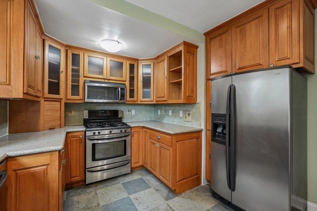 3424 N Summit AVENUE, Milwaukee, WI 53211