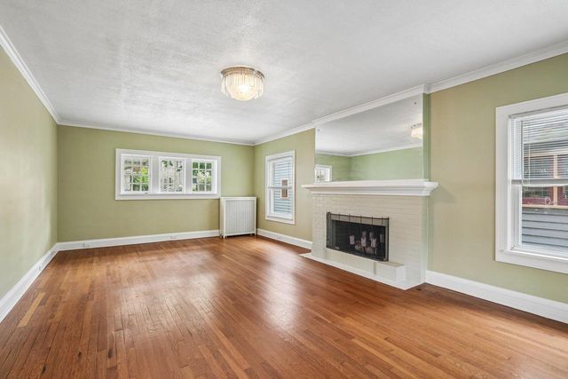 3424 N Summit AVENUE, Milwaukee, WI 53211