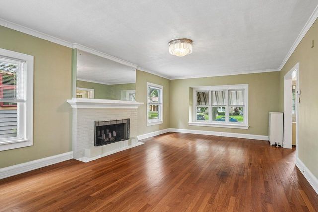 3424 N Summit AVENUE, Milwaukee, WI 53211