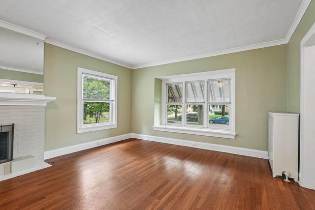 3424 N Summit AVENUE, Milwaukee, WI 53211
