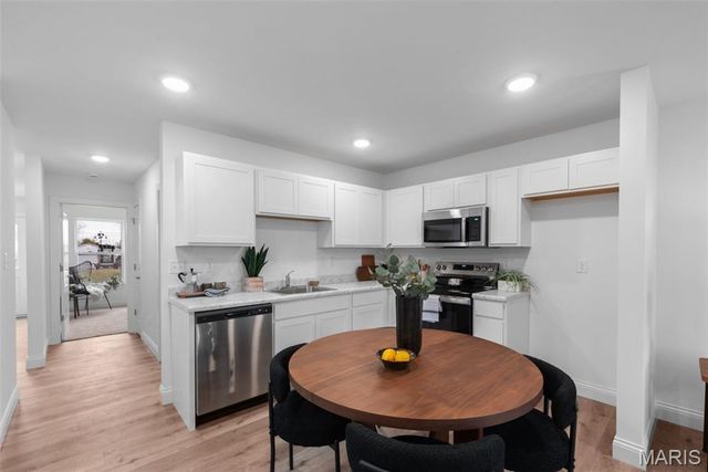 3910 Walsh Street, St Louis, MO 63116