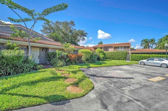 201 Dunwoody Ln 17-87, Hollywood, FL 33021