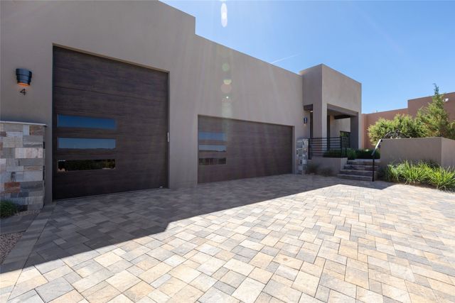 4 Valverde Lane, Santa Fe, NM 87506