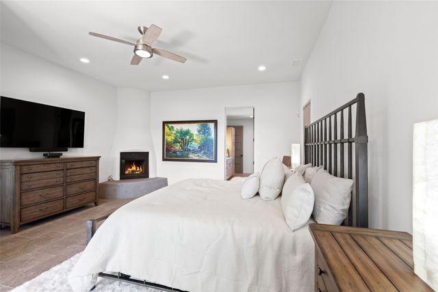 4 Valverde Lane, Santa Fe, NM 87506