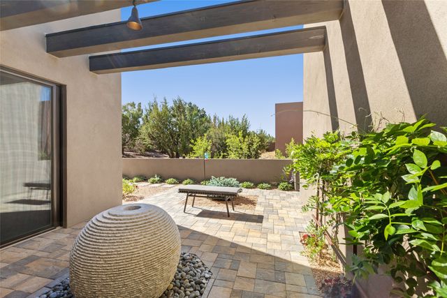4 Valverde Lane, Santa Fe, NM 87506