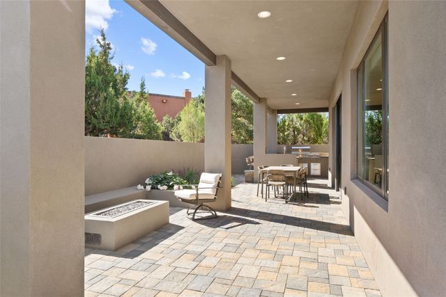 4 Valverde Lane, Santa Fe, NM 87506