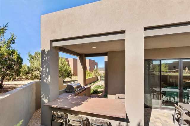 4 Valverde Lane, Santa Fe, NM 87506