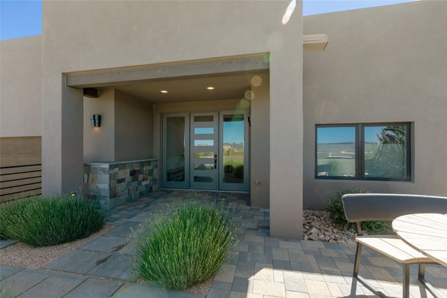 4 Valverde Lane, Santa Fe, NM 87506