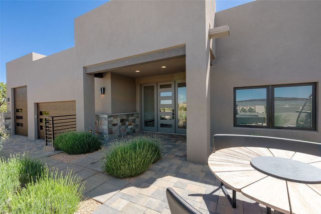 4 Valverde Lane, Santa Fe, NM 87506