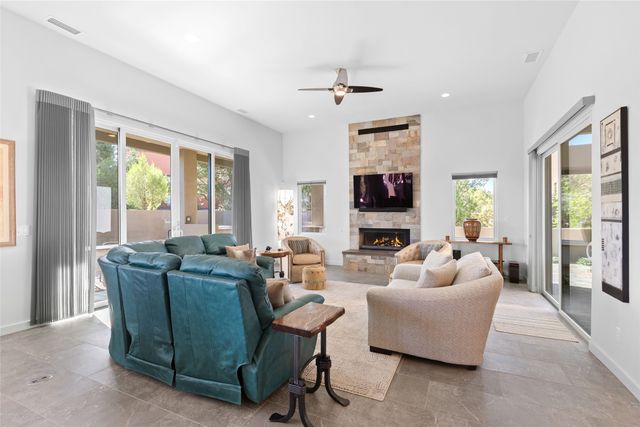 4 Valverde Lane, Santa Fe, NM 87506