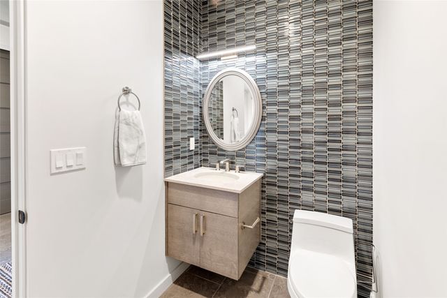 4 Valverde Lane, Santa Fe, NM 87506