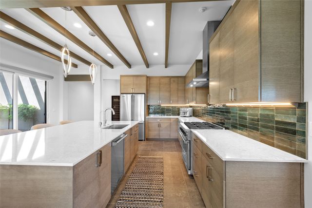 4 Valverde Lane, Santa Fe, NM 87506