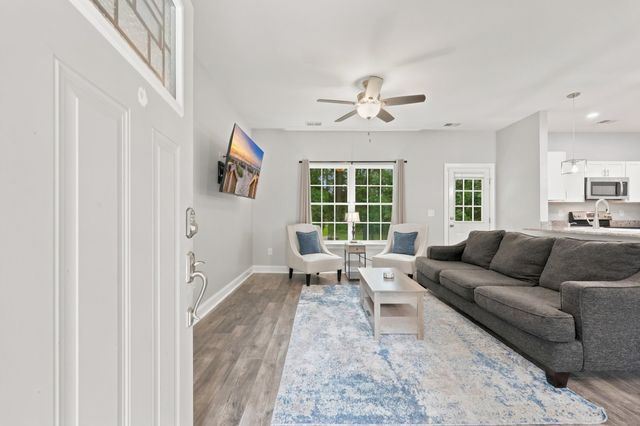 2994 Manning St., Loris, SC 29569