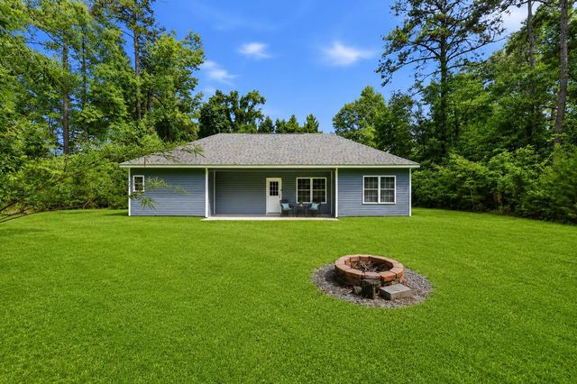 2994 Manning St., Loris, SC 29569