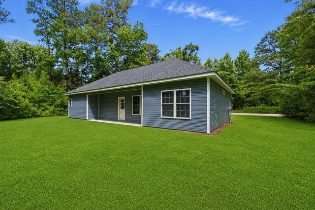 2994 Manning St., Loris, SC 29569