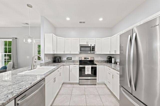 2994 Manning St., Loris, SC 29569