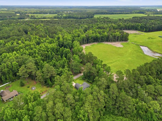 2994 Manning St., Loris, SC 29569