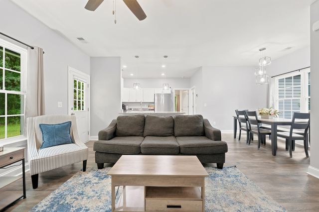 2994 Manning St., Loris, SC 29569