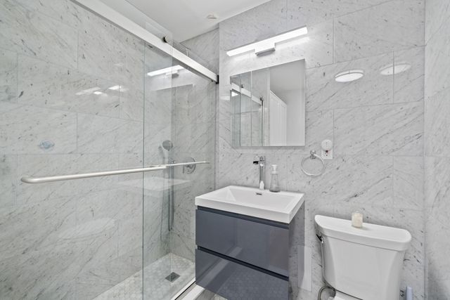 301 E 62nd St Apt 14J, New York City, NY 10065