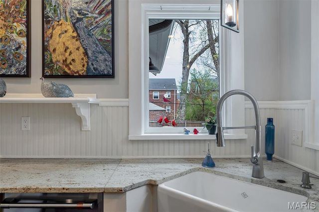 8027 Teasdale Avenue, University City, MO 63130