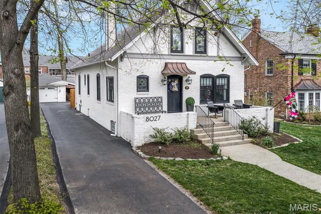 8027 Teasdale Avenue, University City, MO 63130