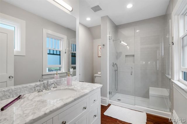 8027 Teasdale Avenue, University City, MO 63130