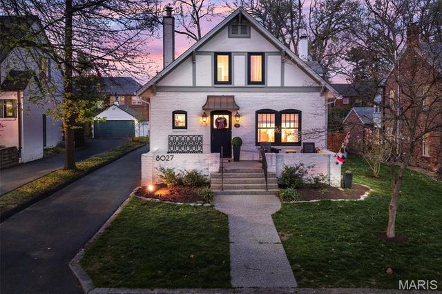 8027 Teasdale Avenue, University City, MO 63130