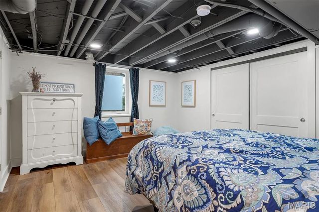 8027 Teasdale Avenue, University City, MO 63130