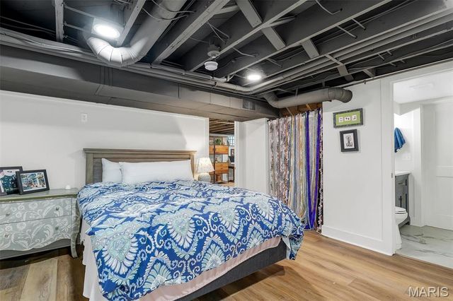 8027 Teasdale Avenue, University City, MO 63130