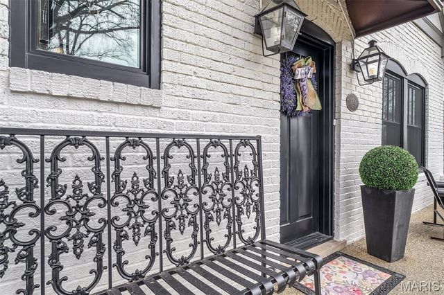 8027 Teasdale Avenue, University City, MO 63130