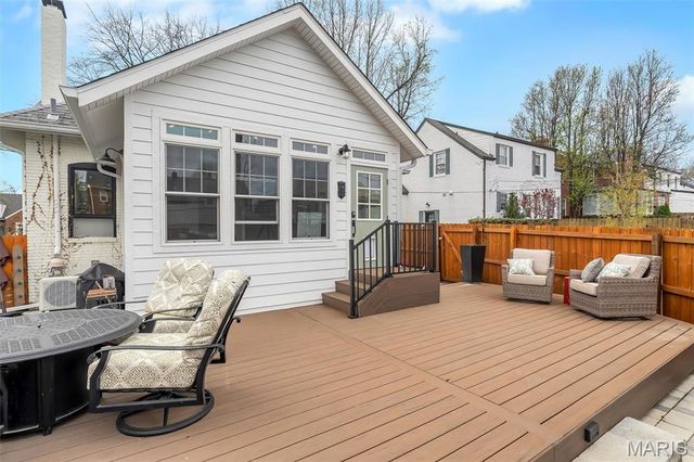 8027 Teasdale Avenue, University City, MO 63130