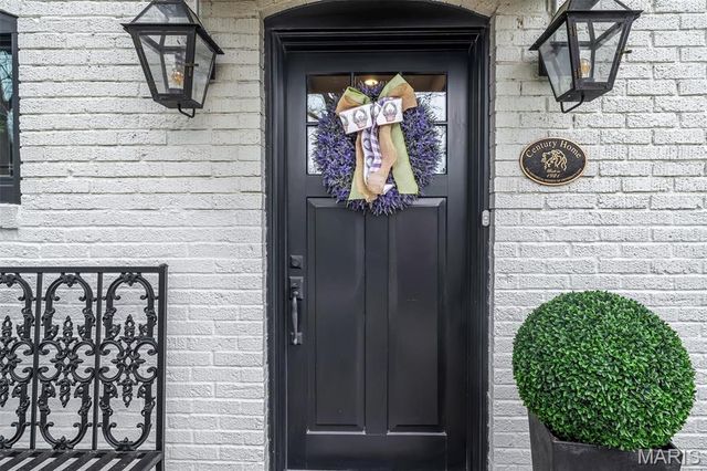 8027 Teasdale Avenue, University City, MO 63130