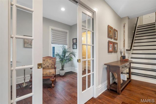 8027 Teasdale Avenue, University City, MO 63130