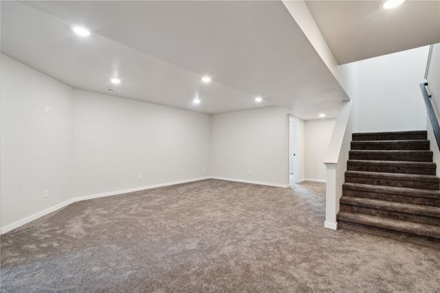 802 Mont Clair, Solon, IA 52333