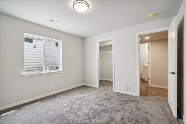 802 Mont Clair, Solon, IA 52333