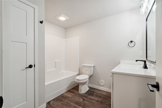 802 Mont Clair, Solon, IA 52333