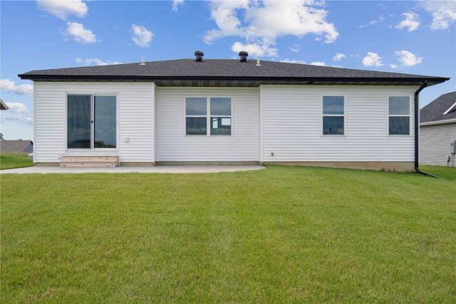 802 Mont Clair, Solon, IA 52333