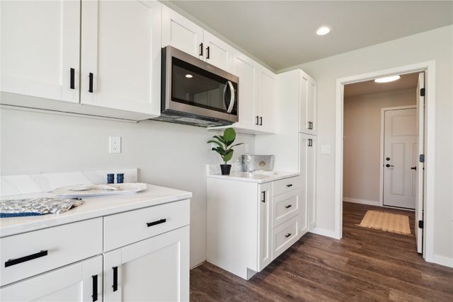 802 Mont Clair, Solon, IA 52333