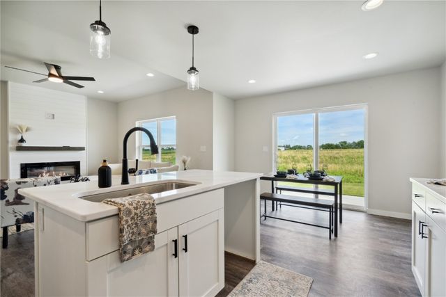 802 Mont Clair, Solon, IA 52333