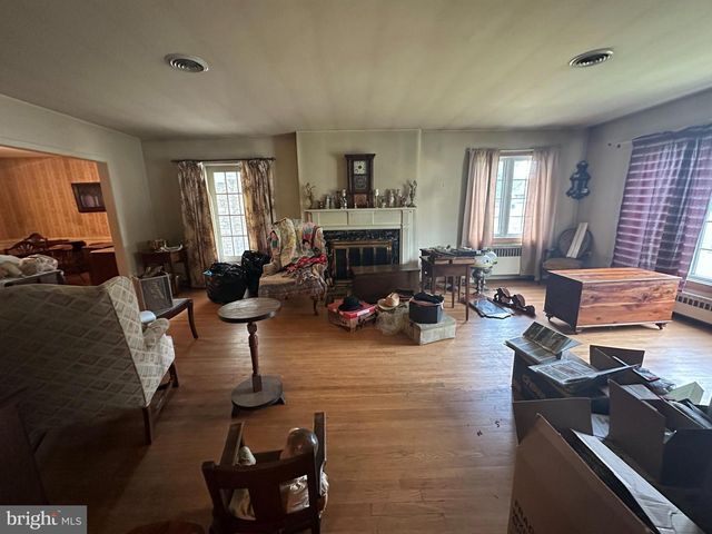 1400 OAK HILL AVE, Hagerstown, MD 21742