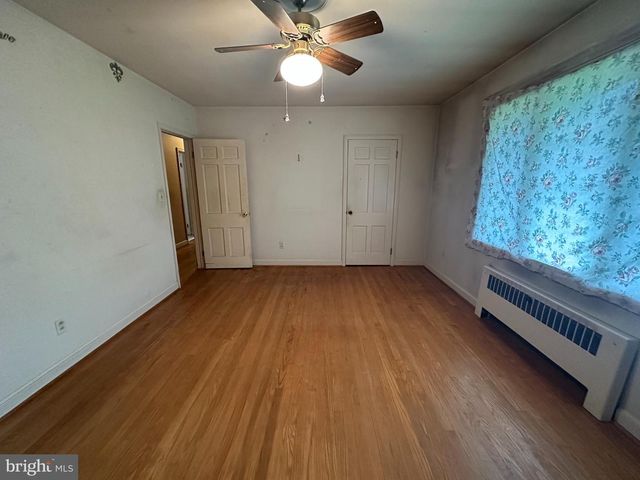 1400 OAK HILL AVE, Hagerstown, MD 21742