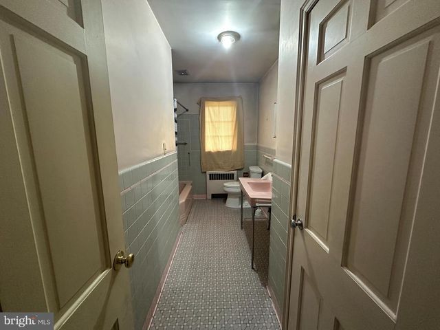 1400 OAK HILL AVE, Hagerstown, MD 21742