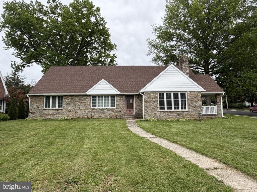 1400 OAK HILL AVE, Hagerstown, MD 21742