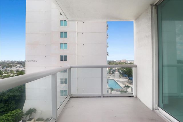 1871 NW S River Dr 1205, Miami, FL 33125