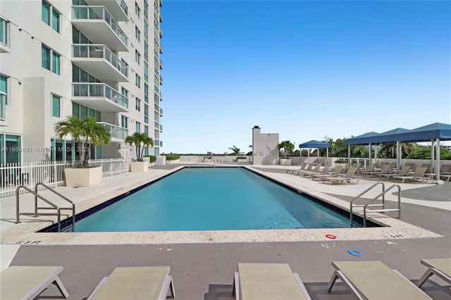 1871 NW S River Dr 1205, Miami, FL 33125