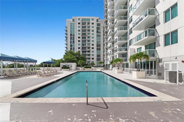 1871 NW S River Dr 1205, Miami, FL 33125