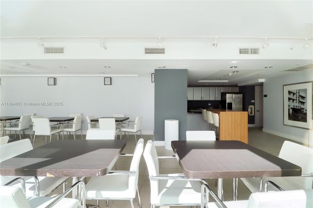 1871 NW S River Dr 1205, Miami, FL 33125