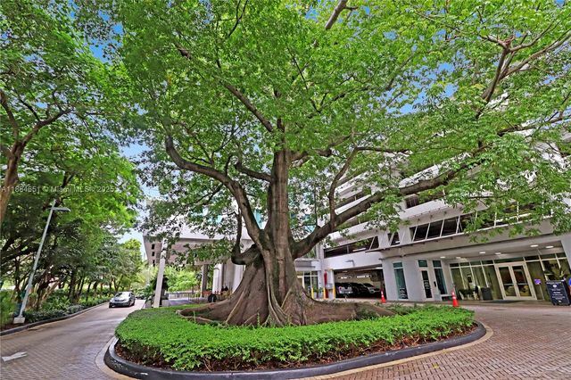 1871 NW S River Dr 1205, Miami, FL 33125