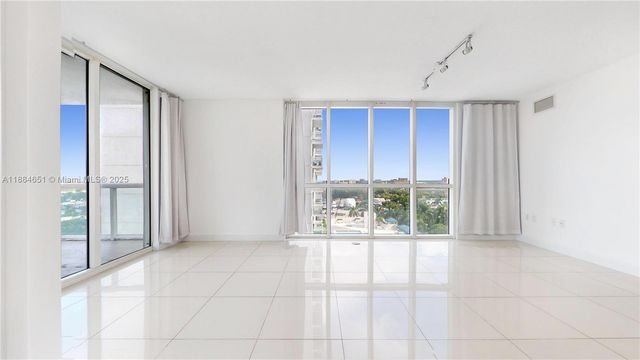 1871 NW S River Dr 1205, Miami, FL 33125